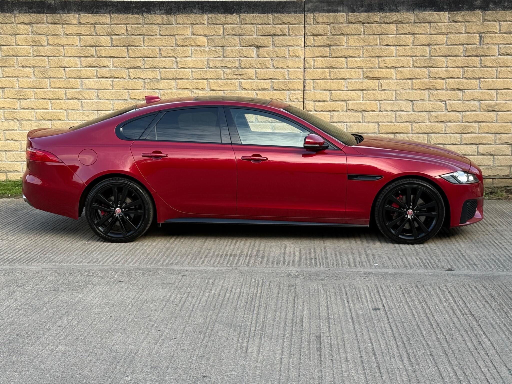 Jaguar XF view 8