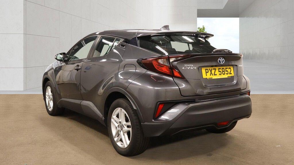 Toyota C-HR view 6