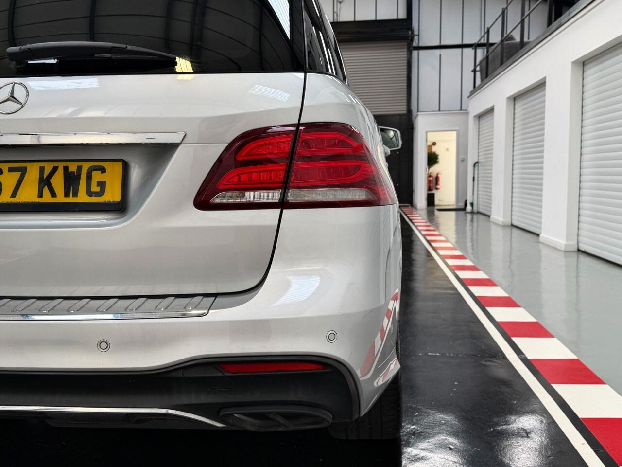 Mercedes-Benz Gle view 33