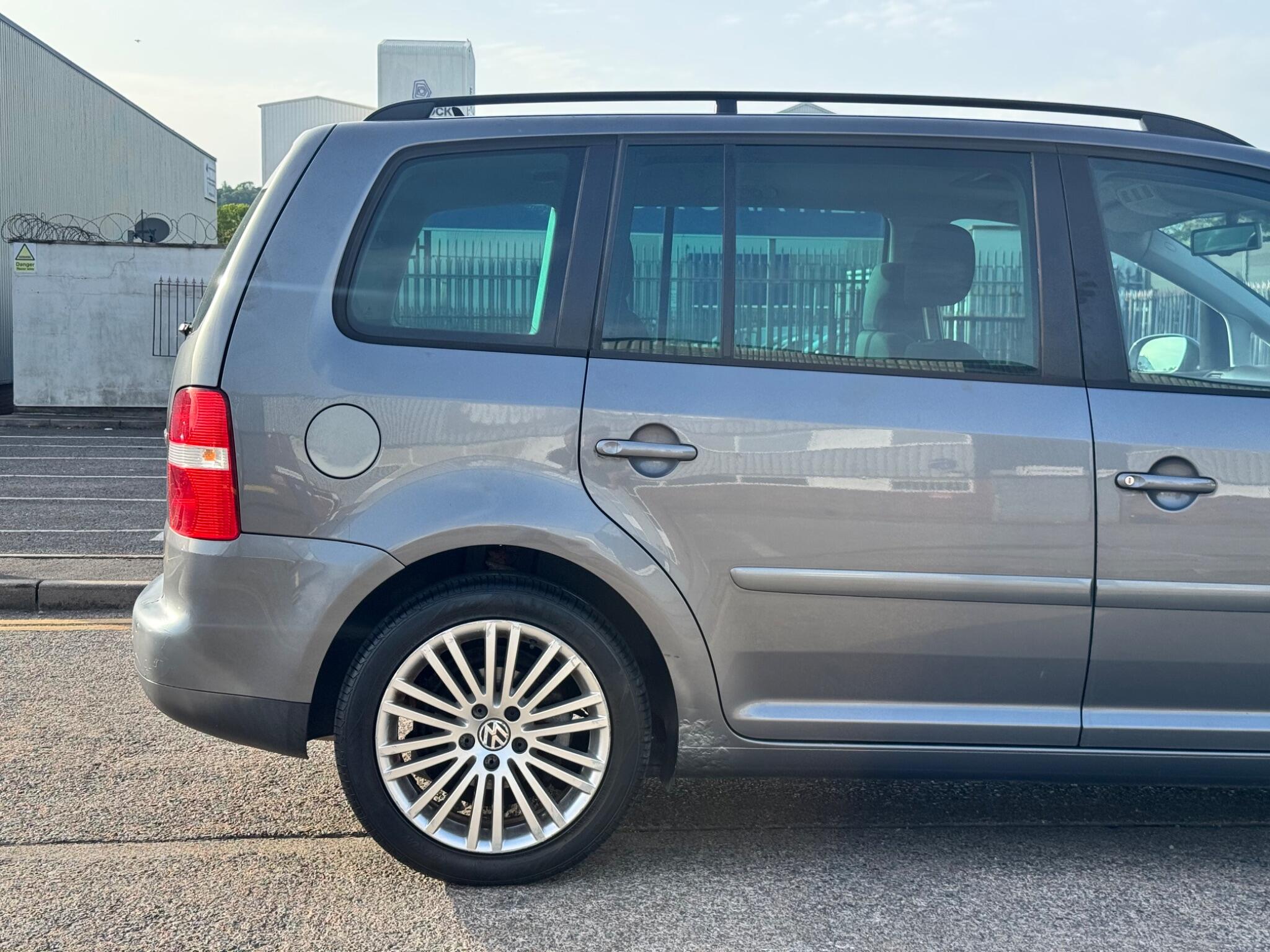 Volkswagen Touran view 47