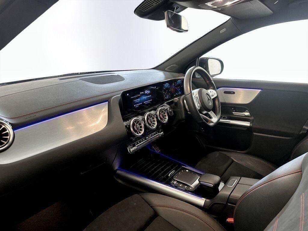 Mercedes-Benz EQA view 9