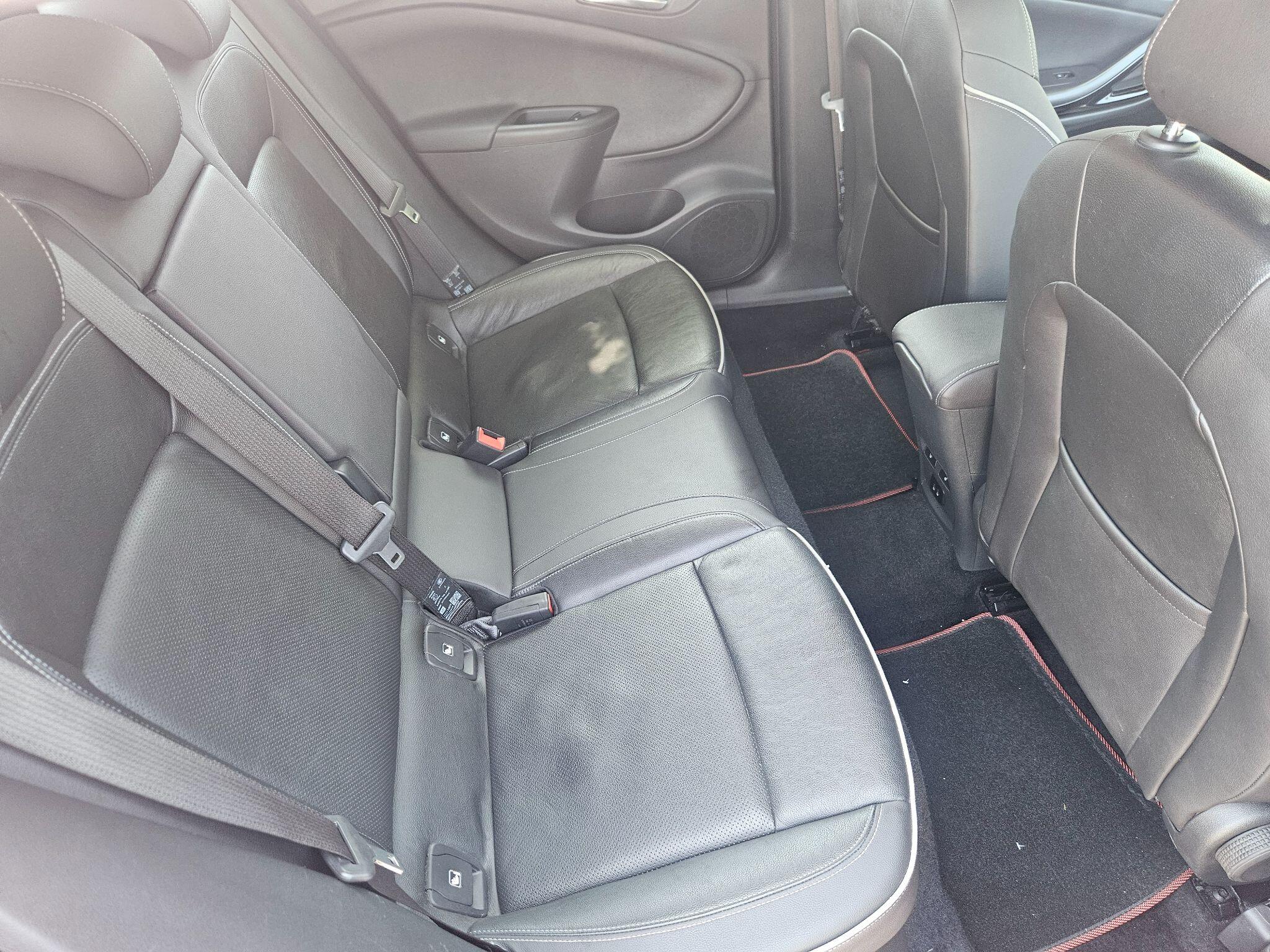2016 Vauxhall Astra image 39