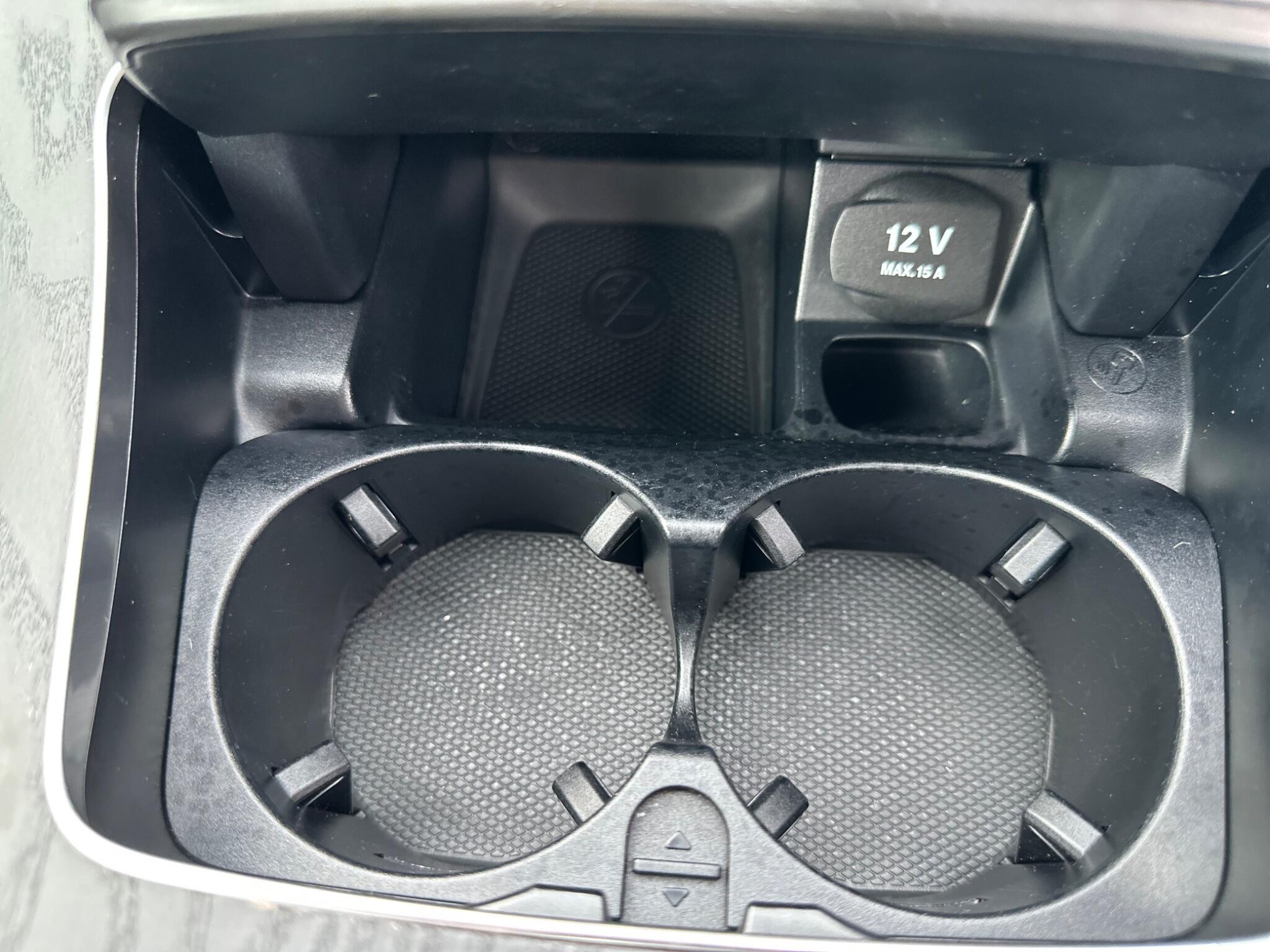 Mercedes-Benz E-Class view 30