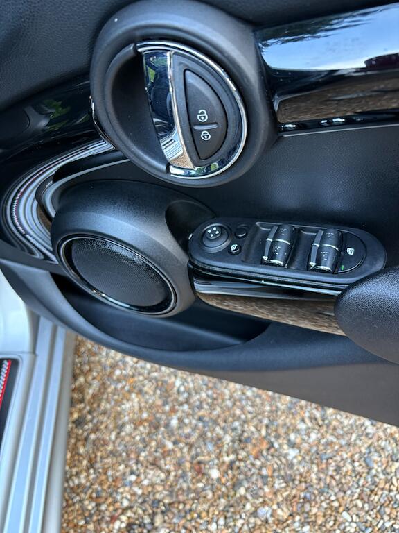 Mini Hatch view 35