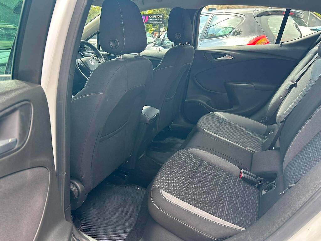 Vauxhall Astra view 15