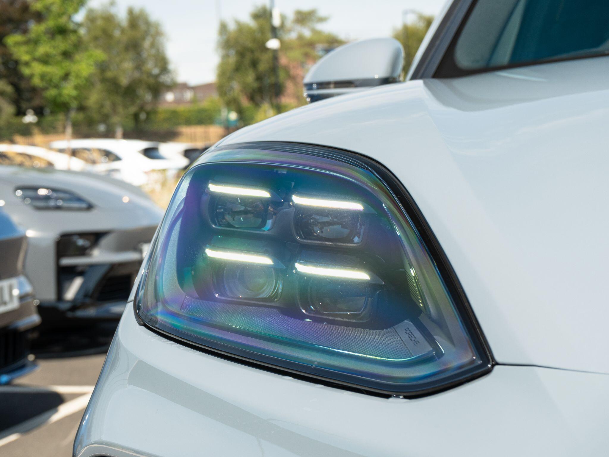 Porsche Cayenne view 9