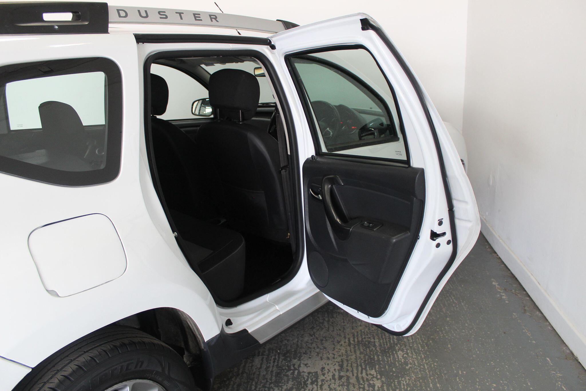 Dacia Duster view 26