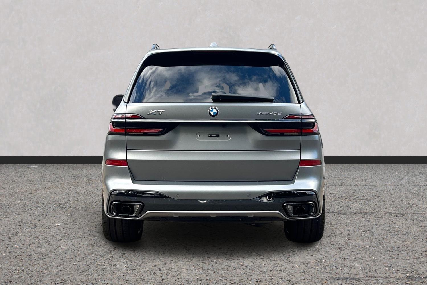 BMW X7 view 15