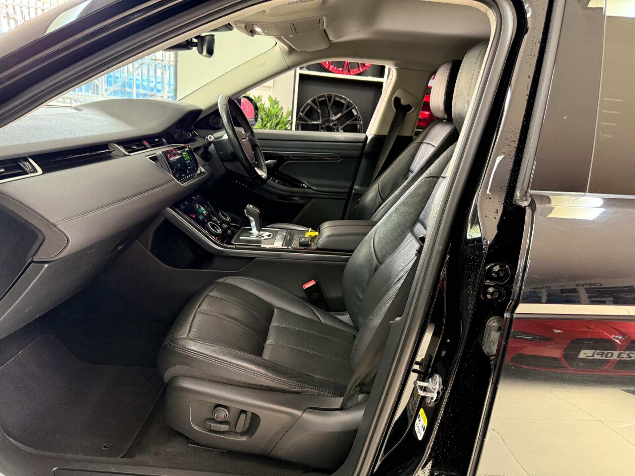 Land Rover Range Rover Evoque view 31
