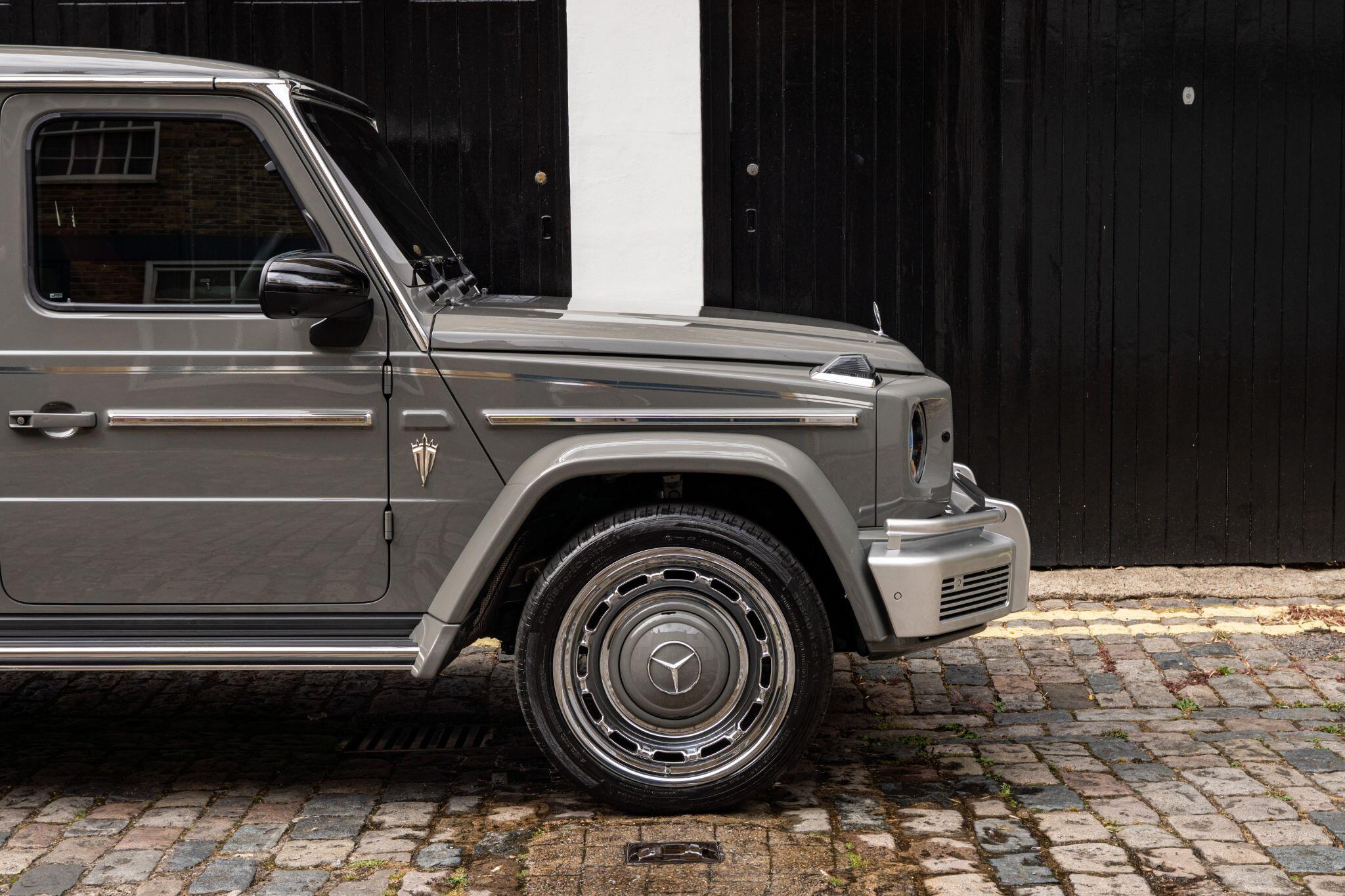 Mercedes-Benz G-Class view 29