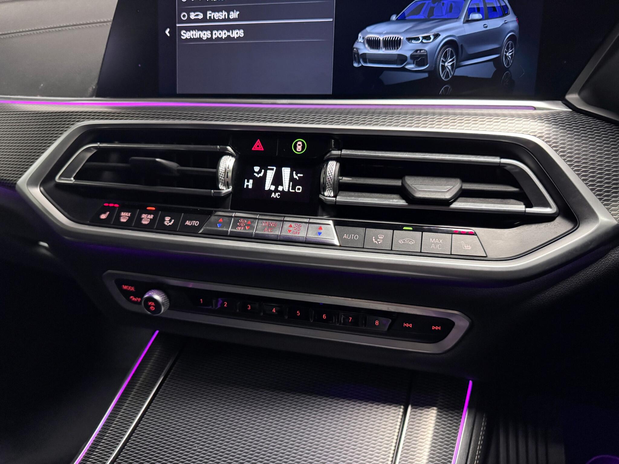 BMW X5 view 40