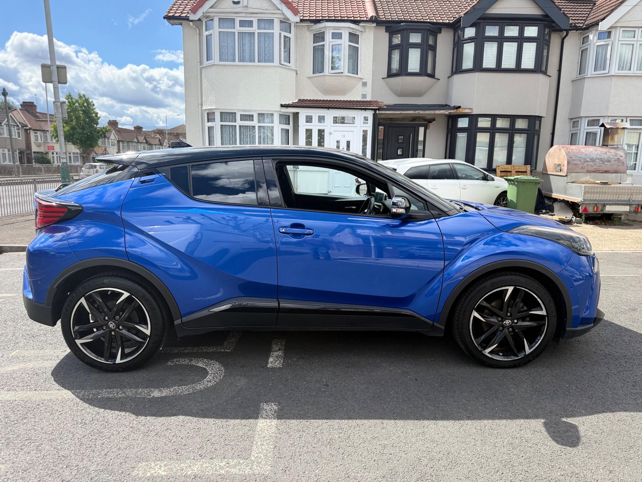 Toyota C-HR view 9
