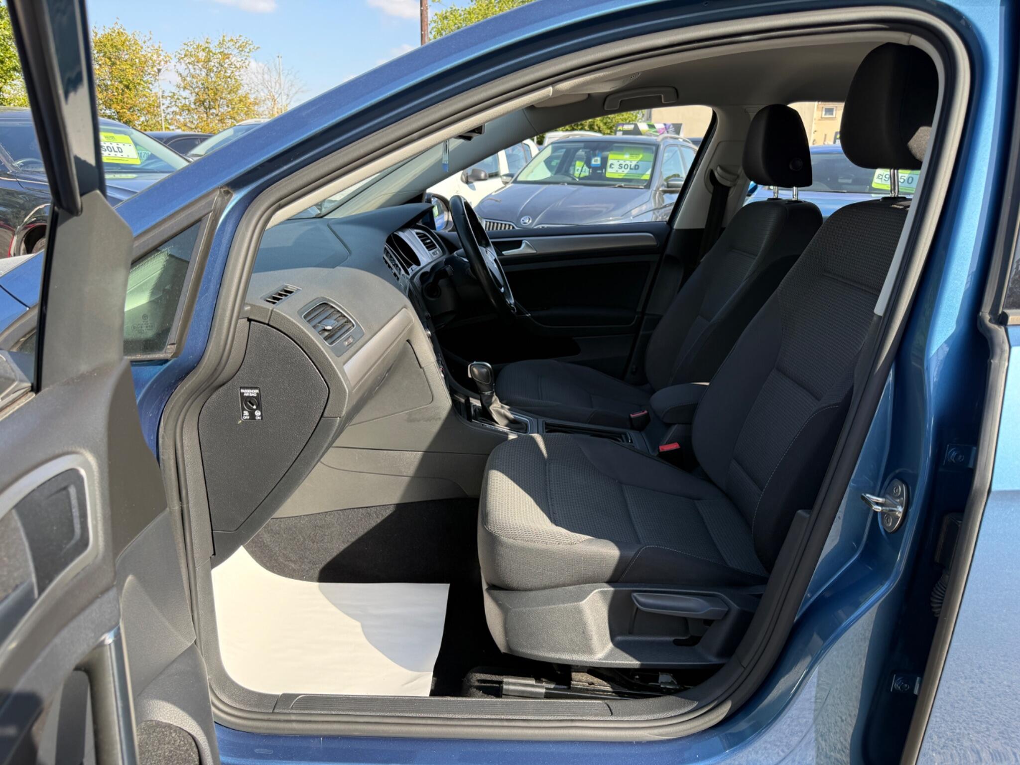 Volkswagen Golf - Image 42