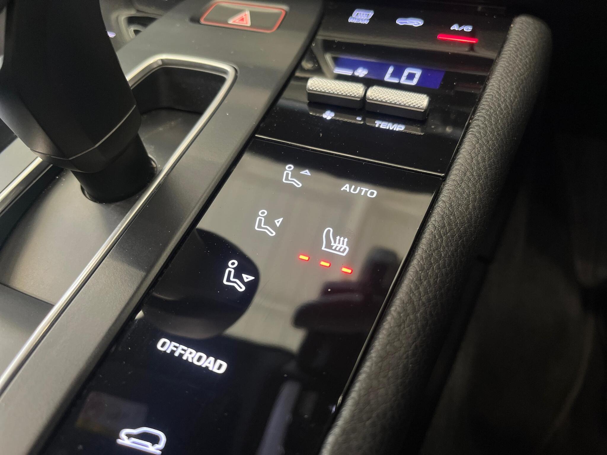 Porsche Macan view 39