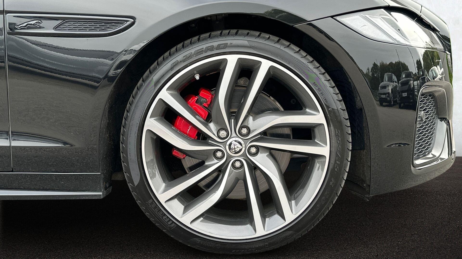 Jaguar XF view 8