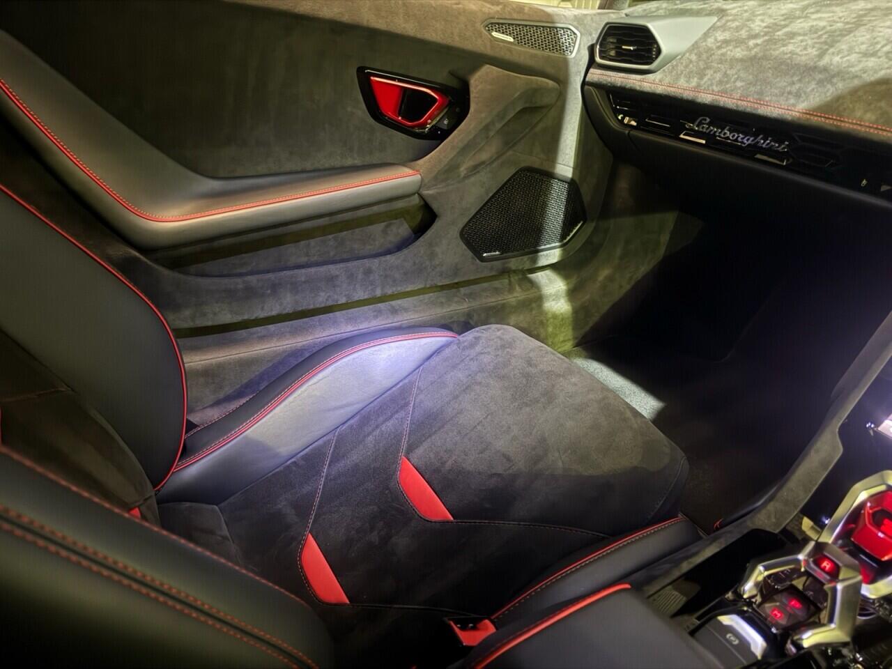 Lamborghini Huracan view 15