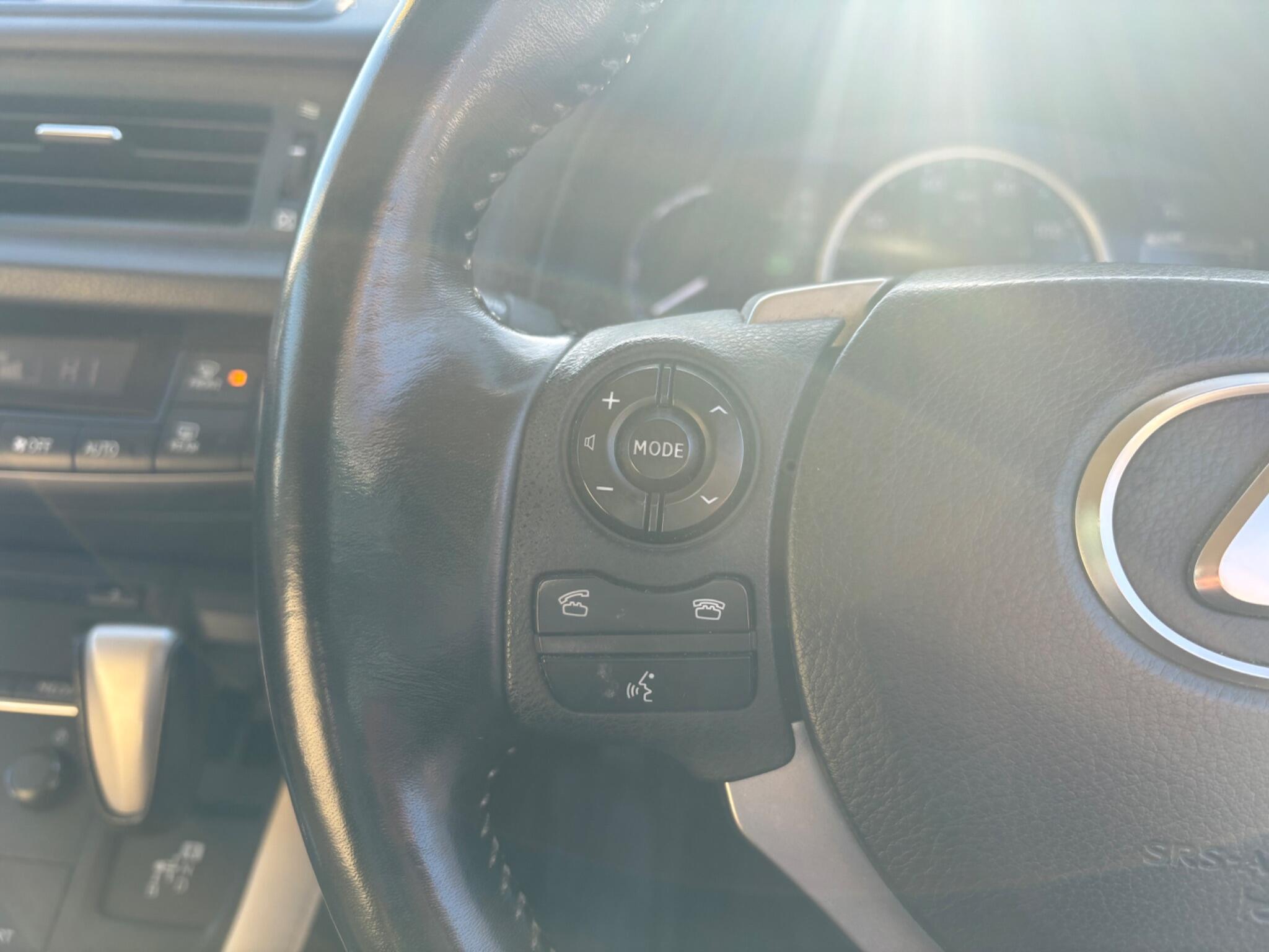 2014 Lexus CT 1.8 200h Luxury CVT Euro 6 (s/s) 5dr • 99,475 miles image 40