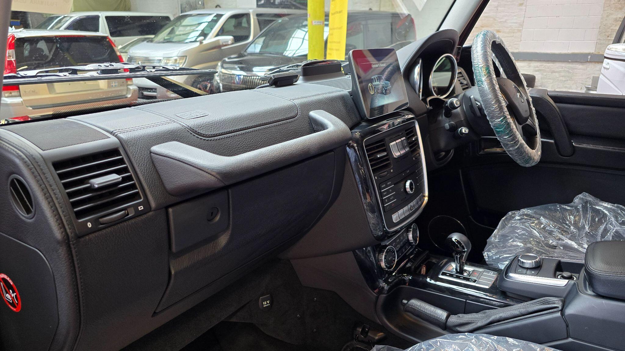 Mercedes-Benz G-Class view 26