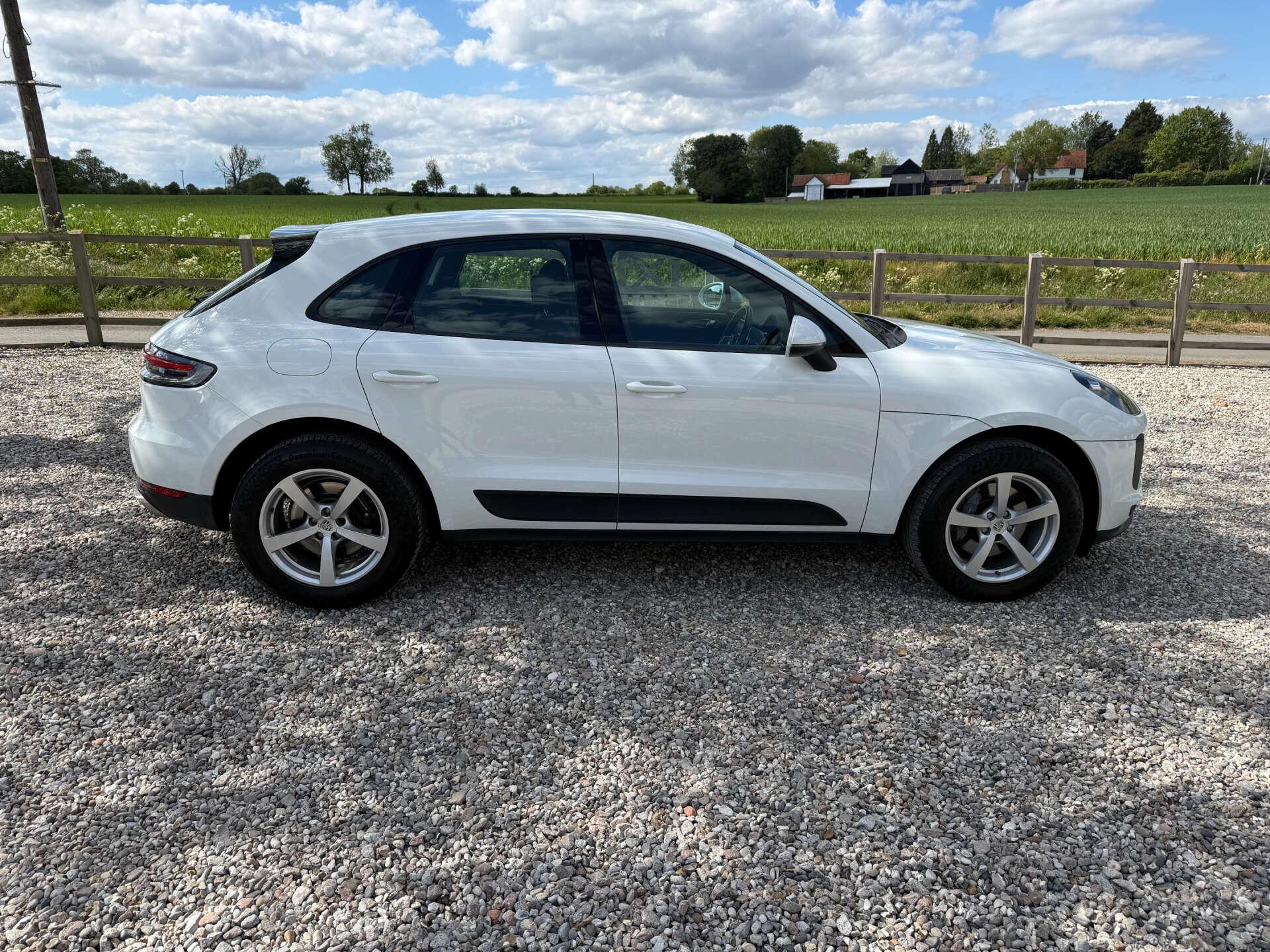 Porsche Macan view 6