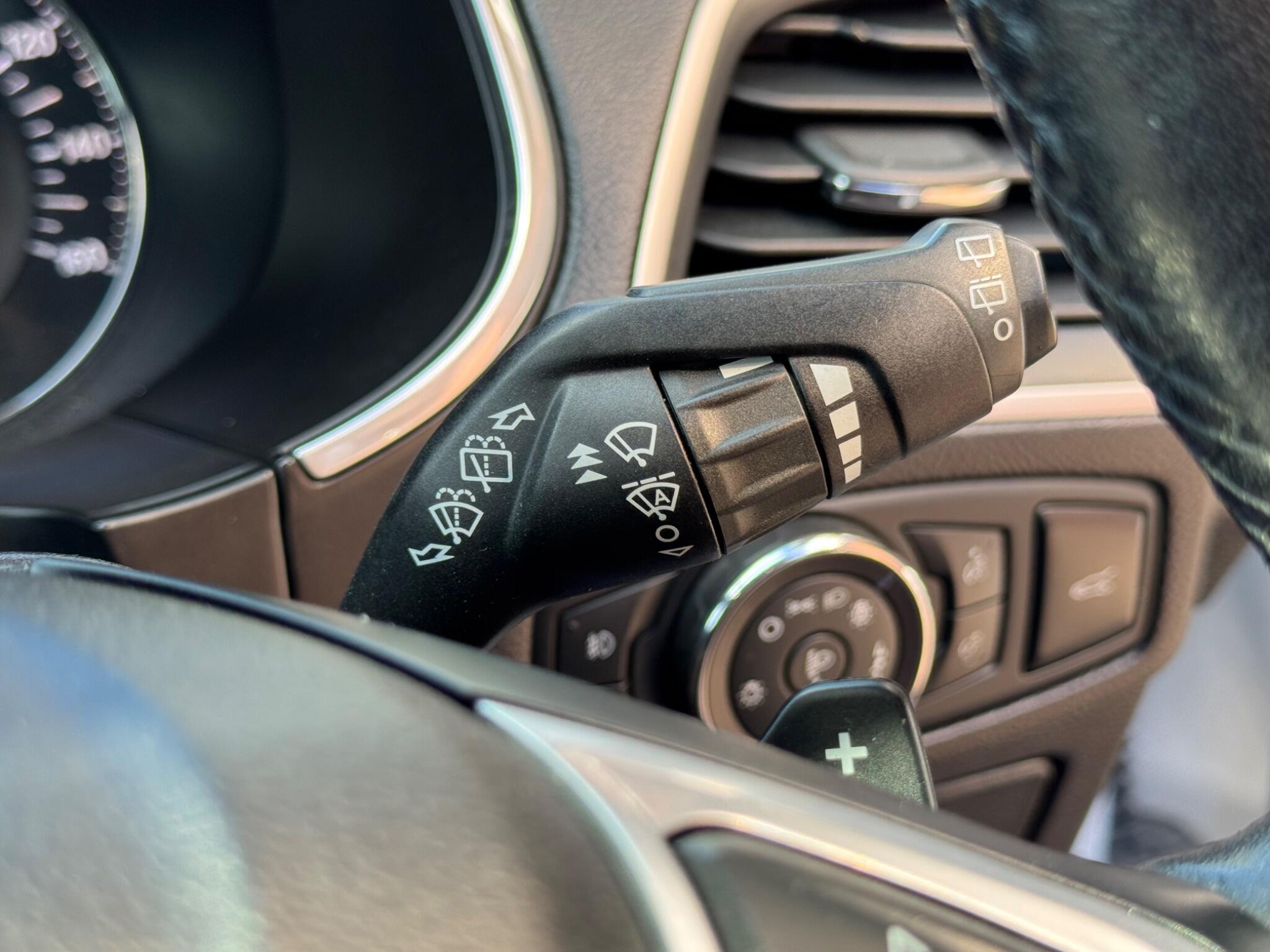 Ford Edge view 23
