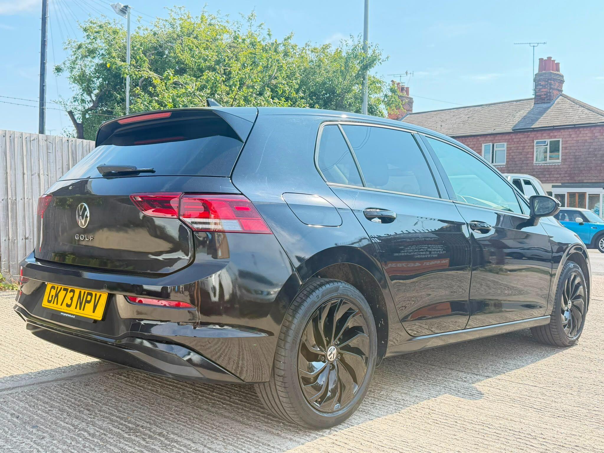 Volkswagen Golf view 3
