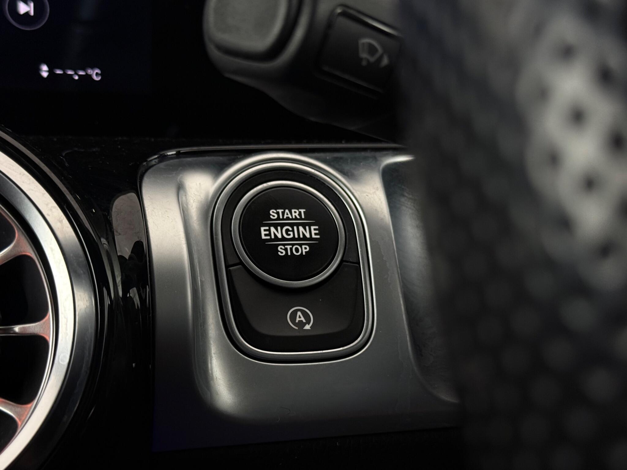 Mercedes-Benz GLB view 22