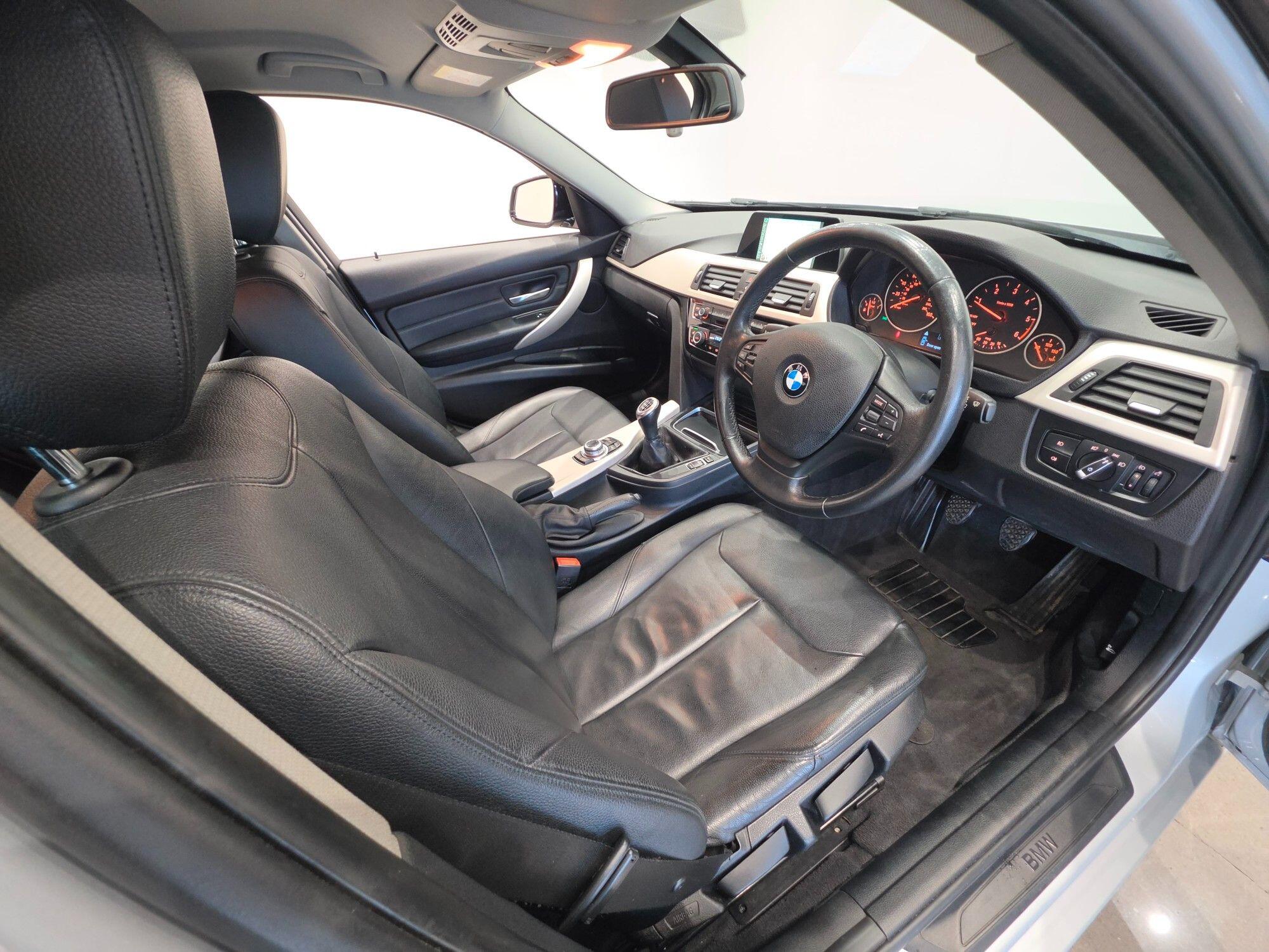 BMW 3 Series view 58