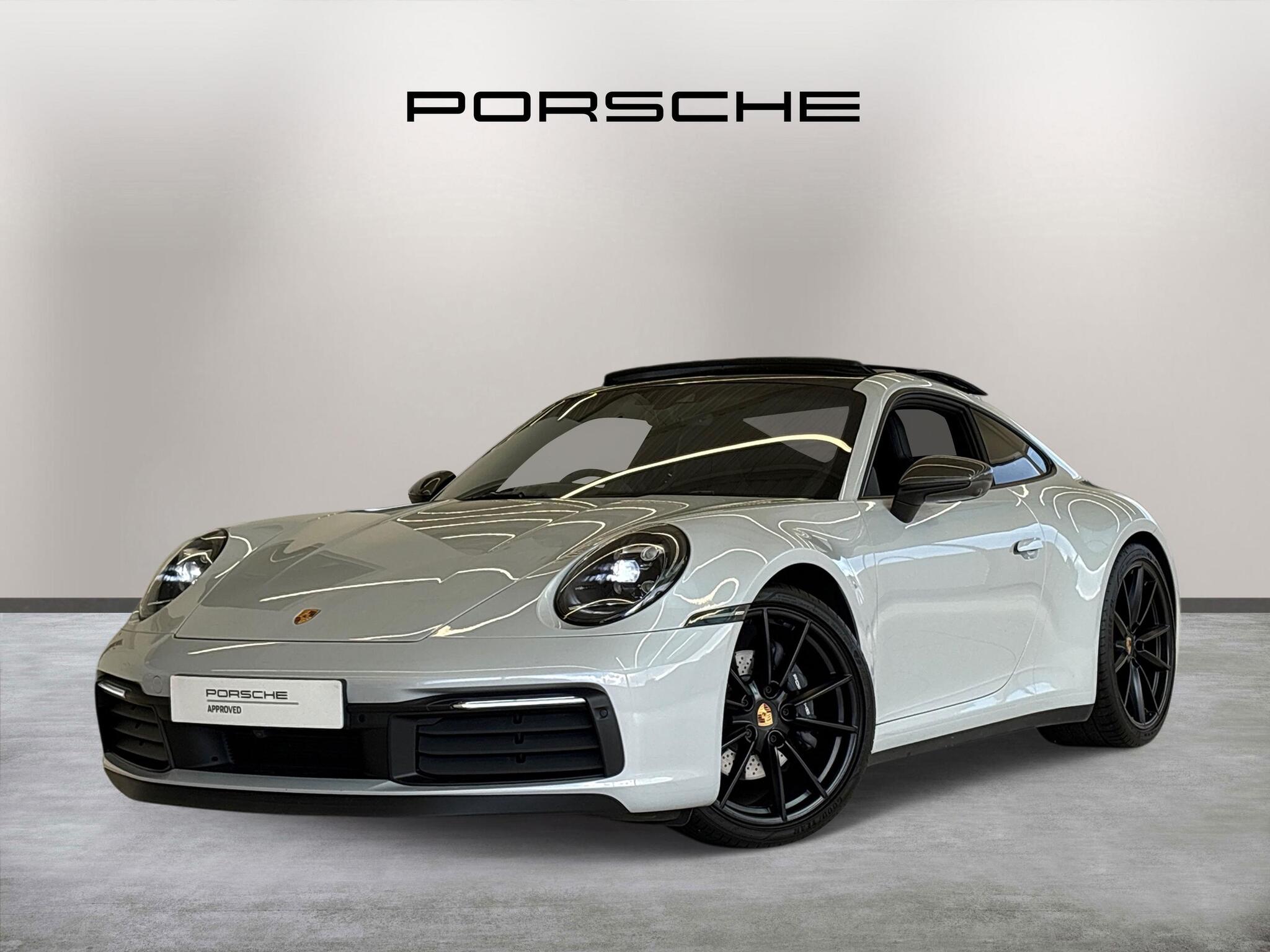Porsche 911 view 3