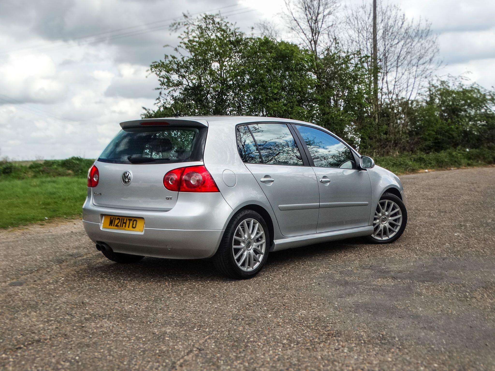 Volkswagen Golf view 4