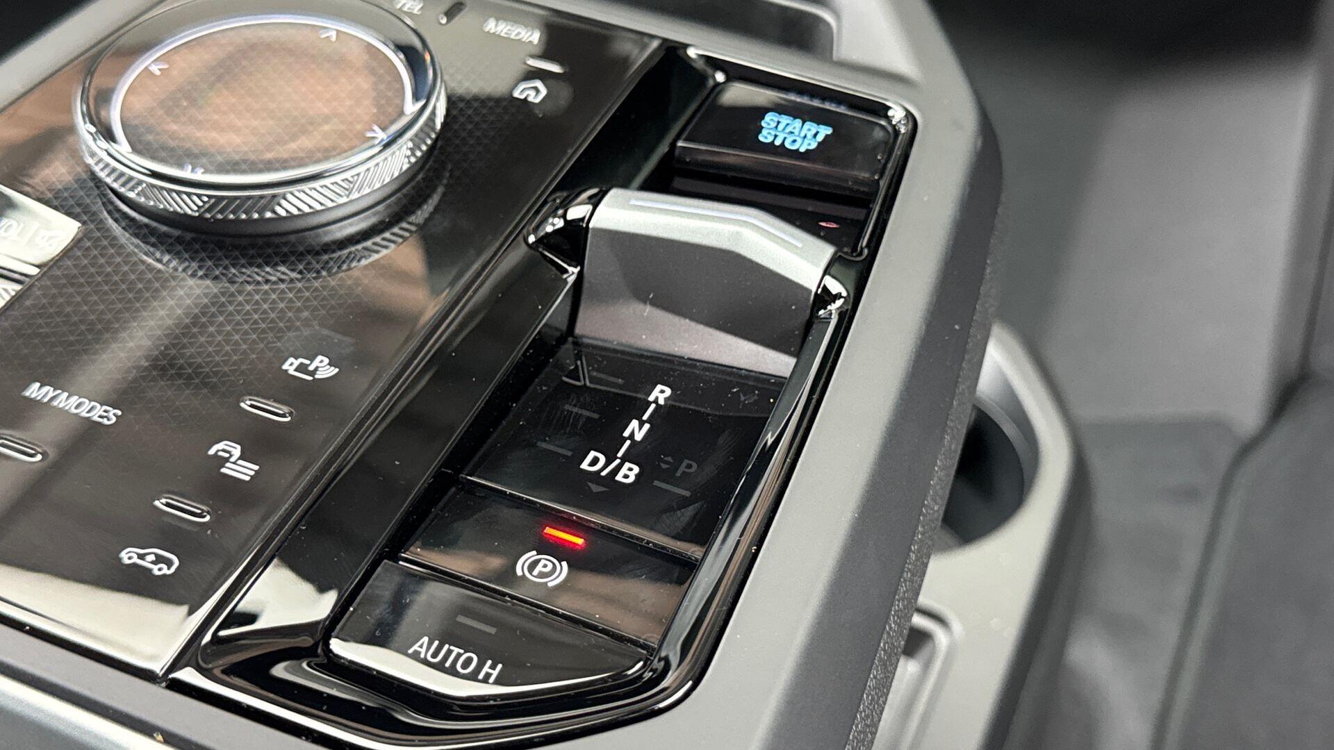 BMW iX view 10