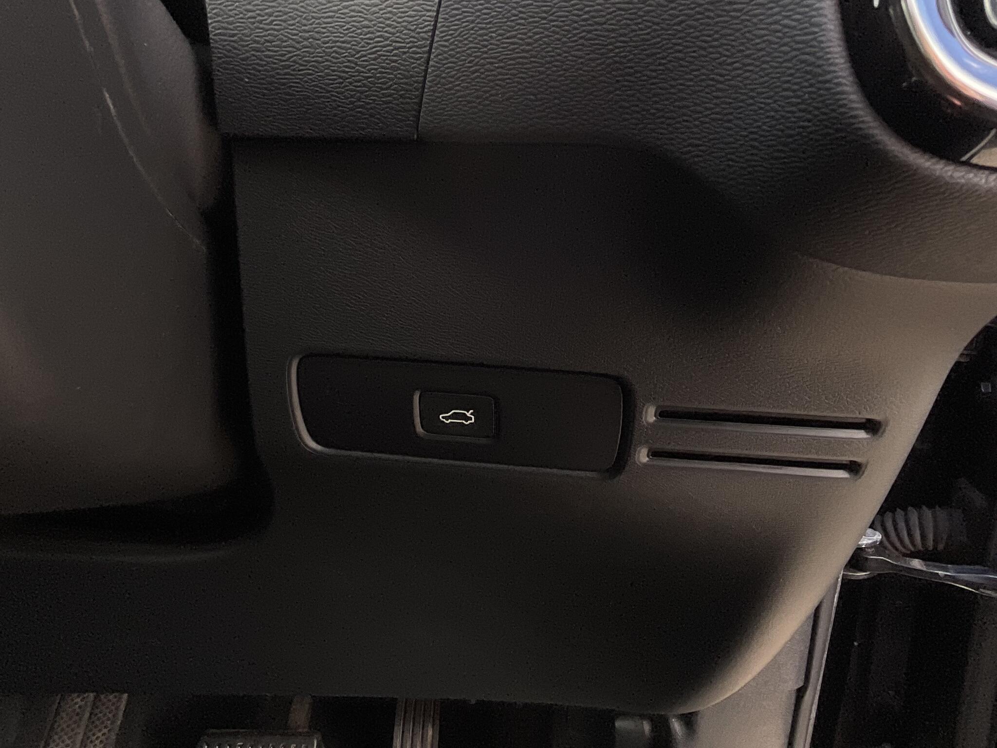 Volvo C40 view 30