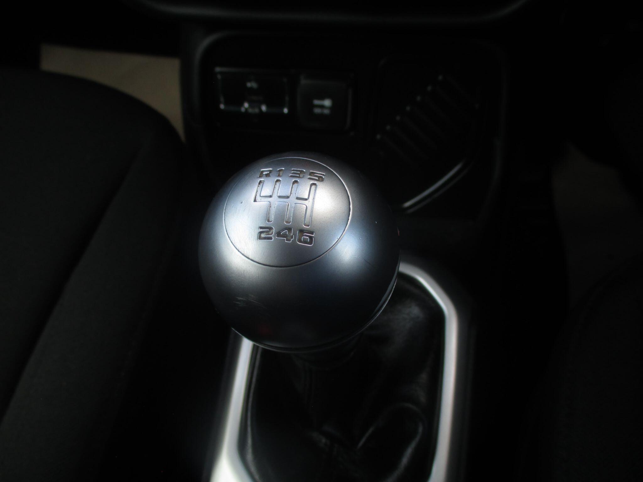 Jeep Renegade view 42