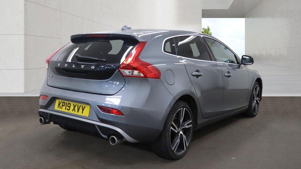 Volvo V40 view 4