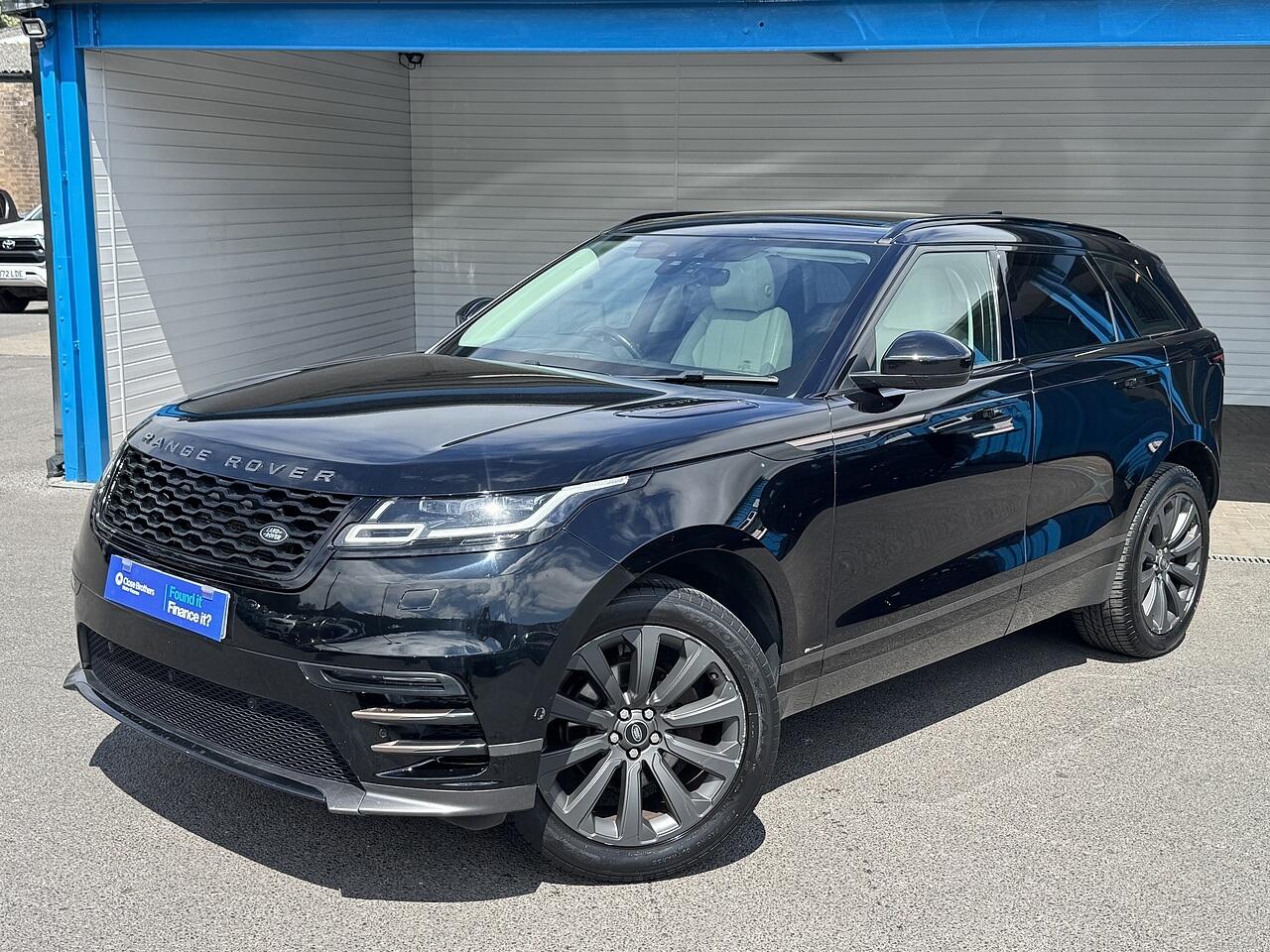 Land Rover Range Rover Velar view 3