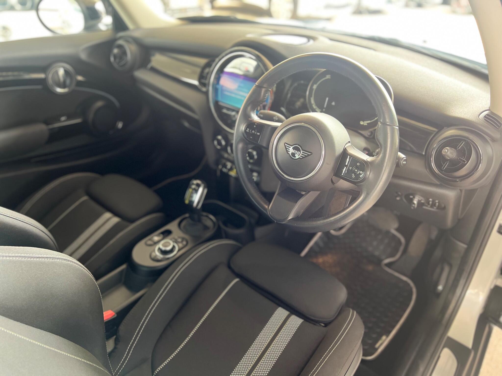 Mini Electric Hatch view 4