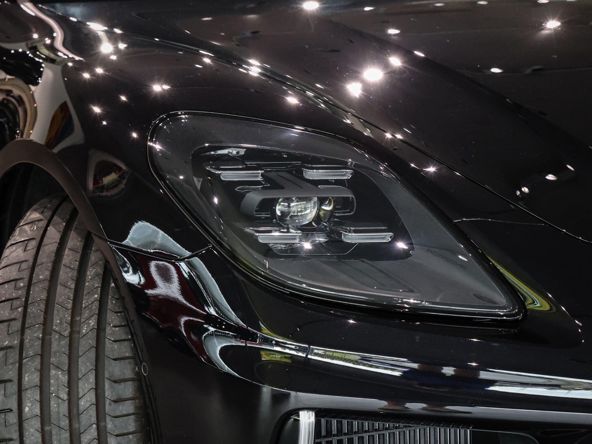 Porsche Panamera view 60