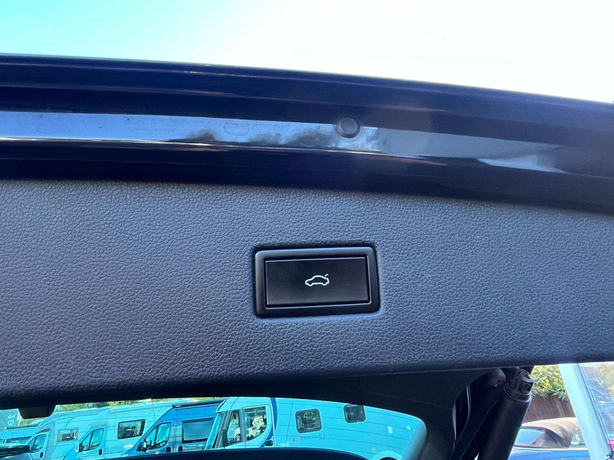 Volkswagen Tiguan view 13