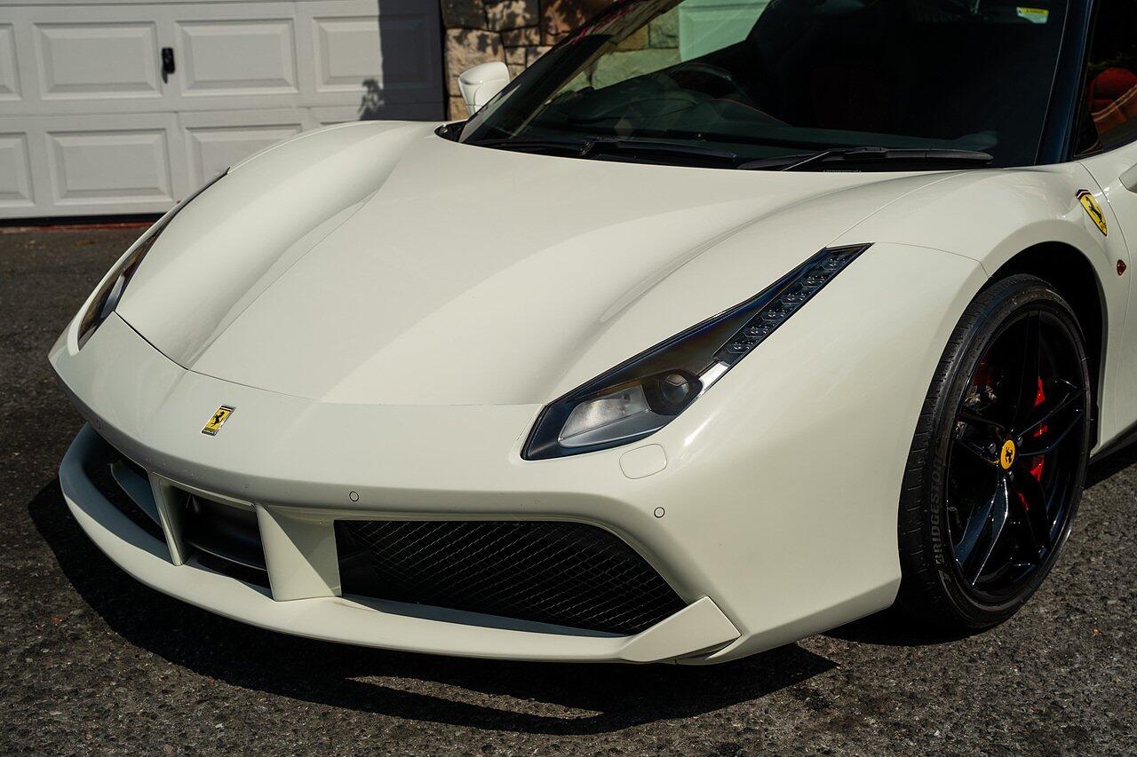 Ferrari 488 view 33