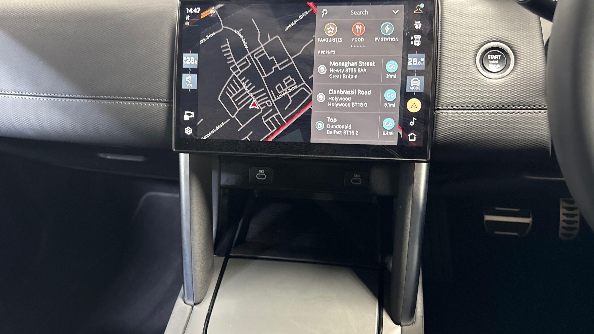 Land Rover Discovery Sport view 14