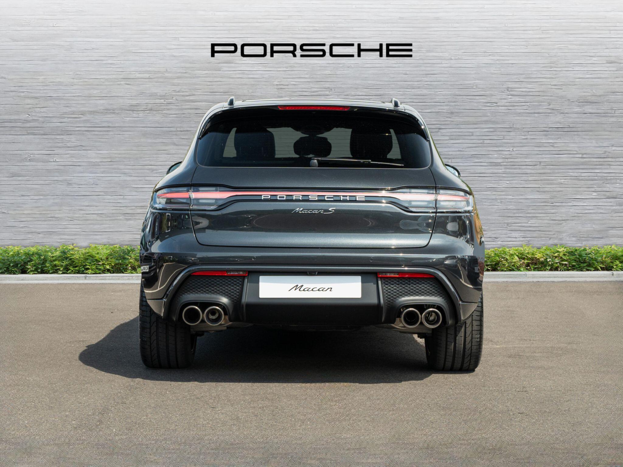 Porsche Macan view 6