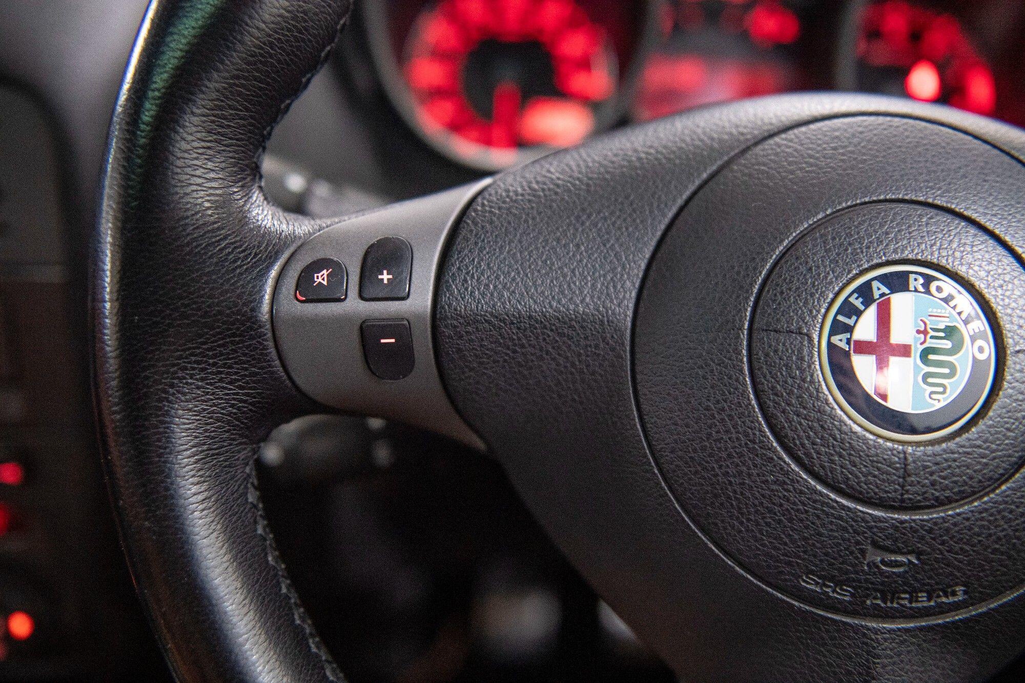 Alfa Romeo 147 view 13