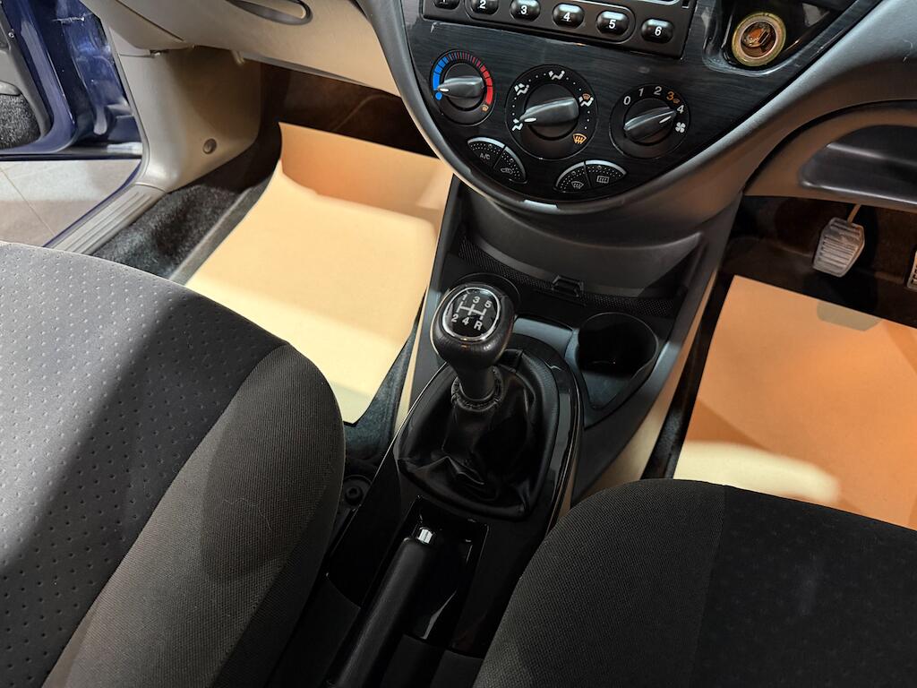 Ford Focus view 27