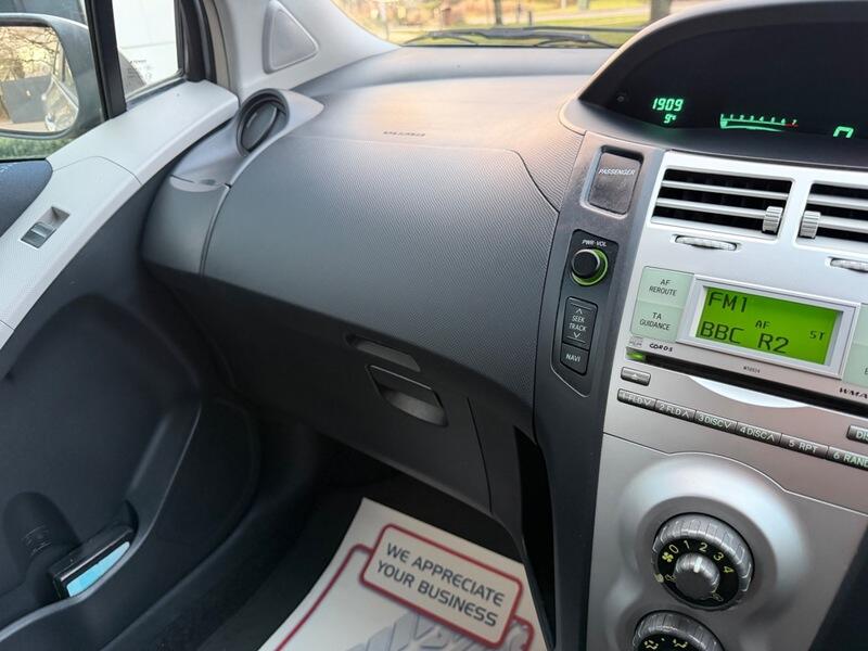 2007 Toyota Yaris image 15