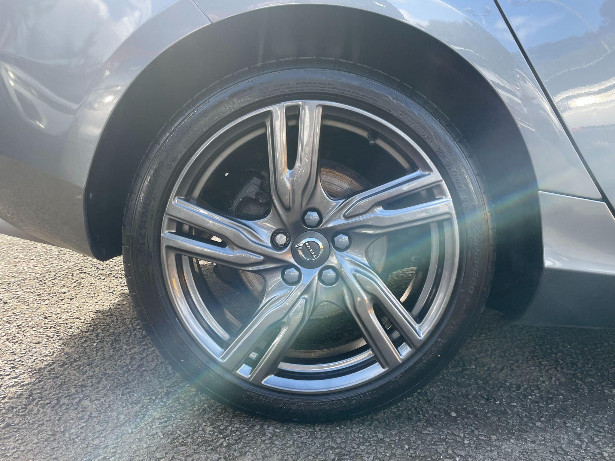 Volvo V40 view 15