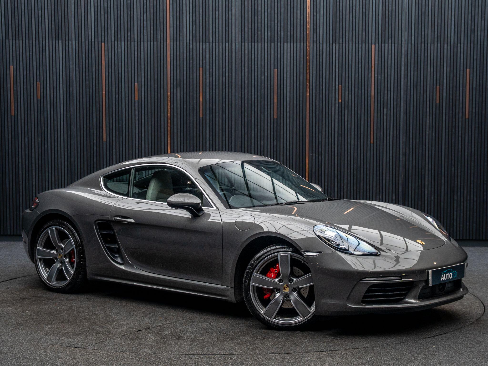Porsche Cayman view 5