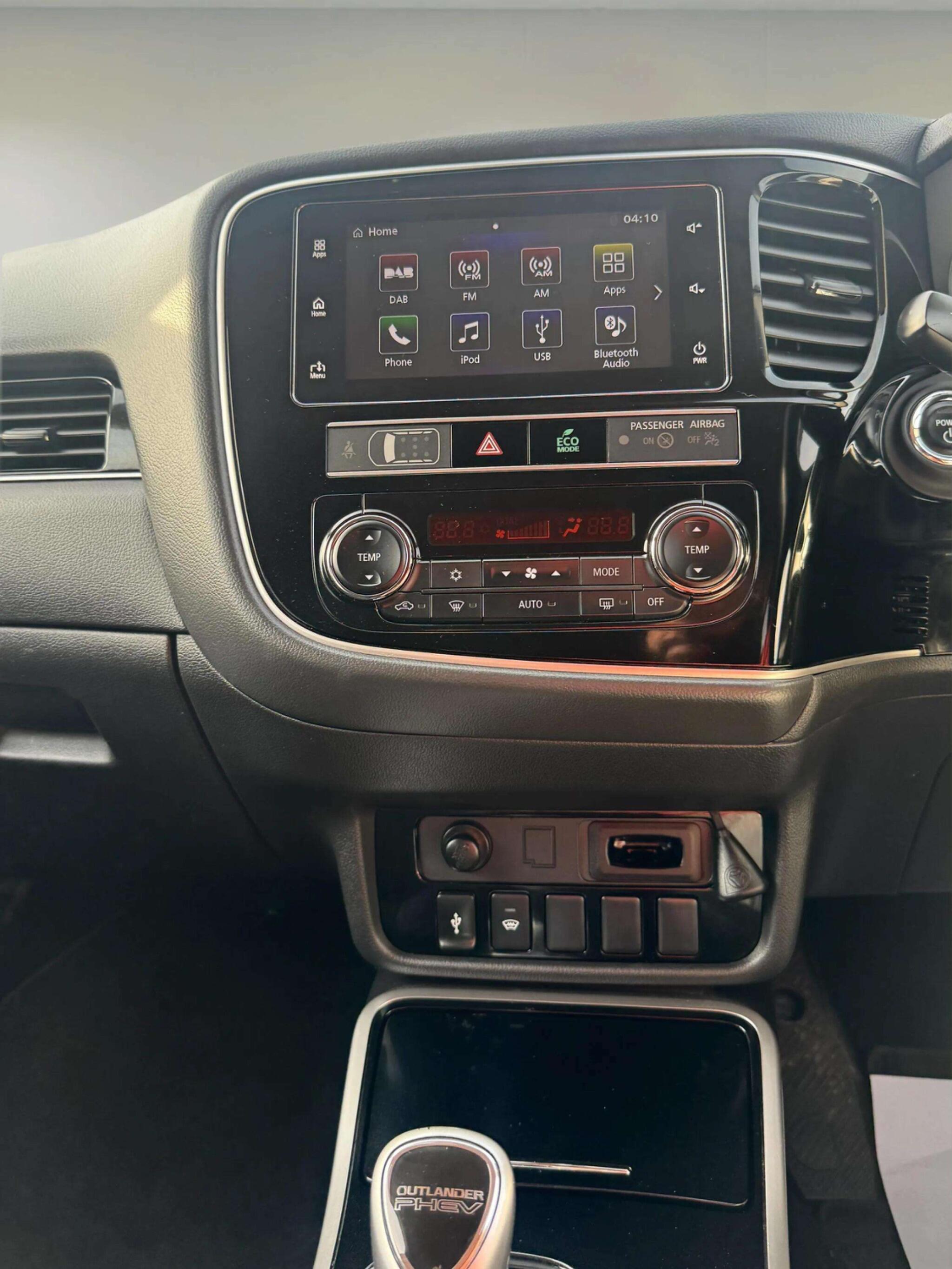 Mitsubishi Outlander view 53