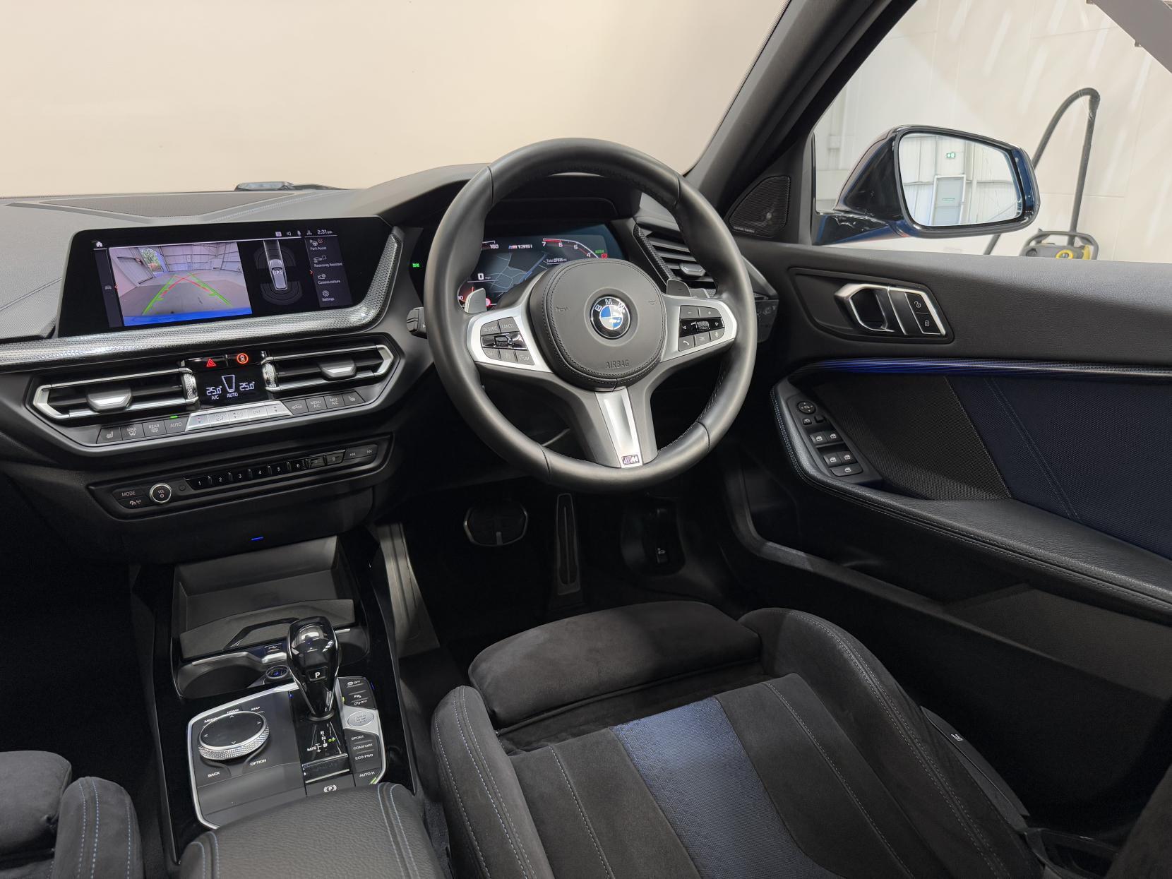 BMW 1 Series view 22