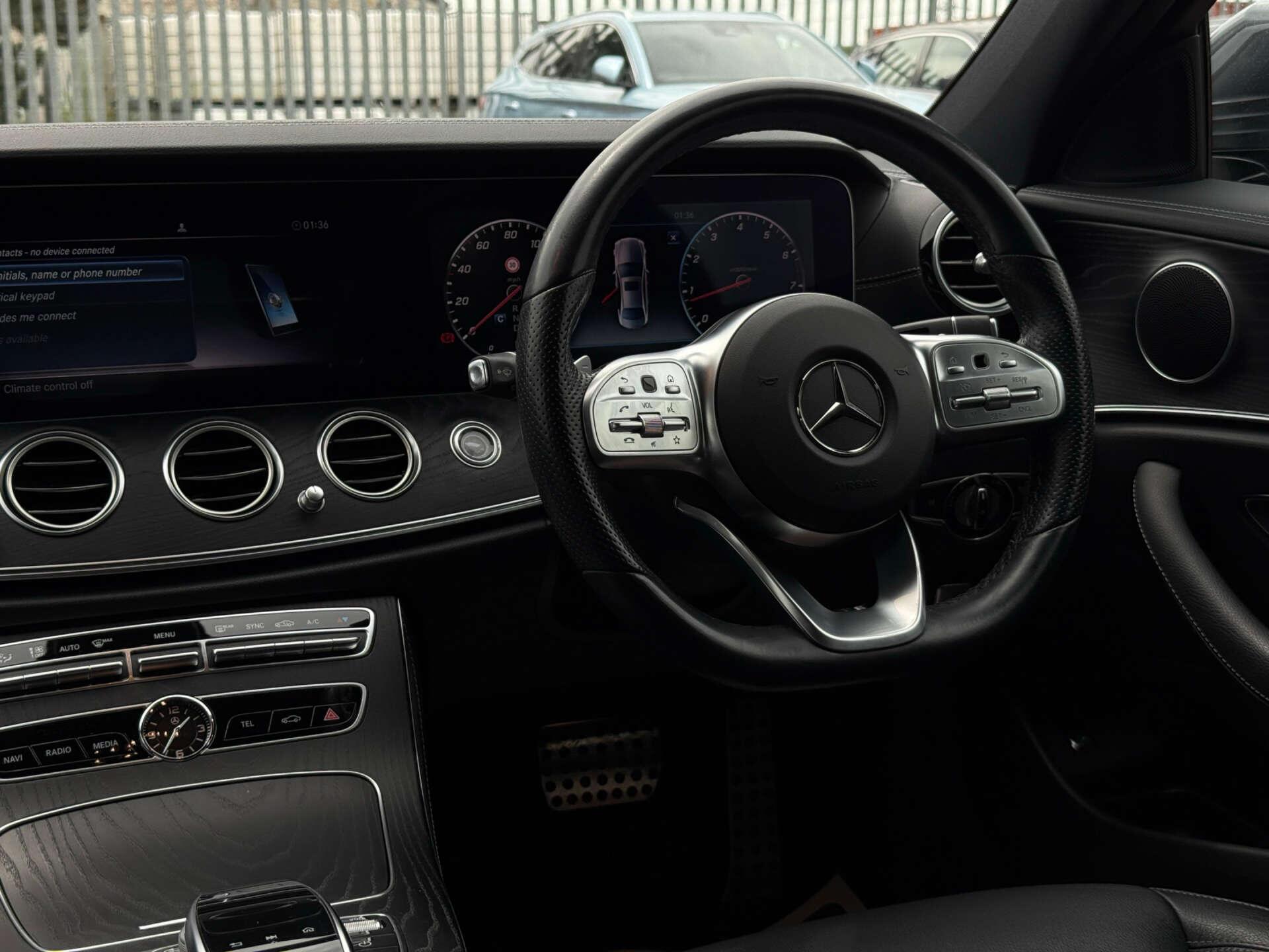 Mercedes-Benz E Class view 54