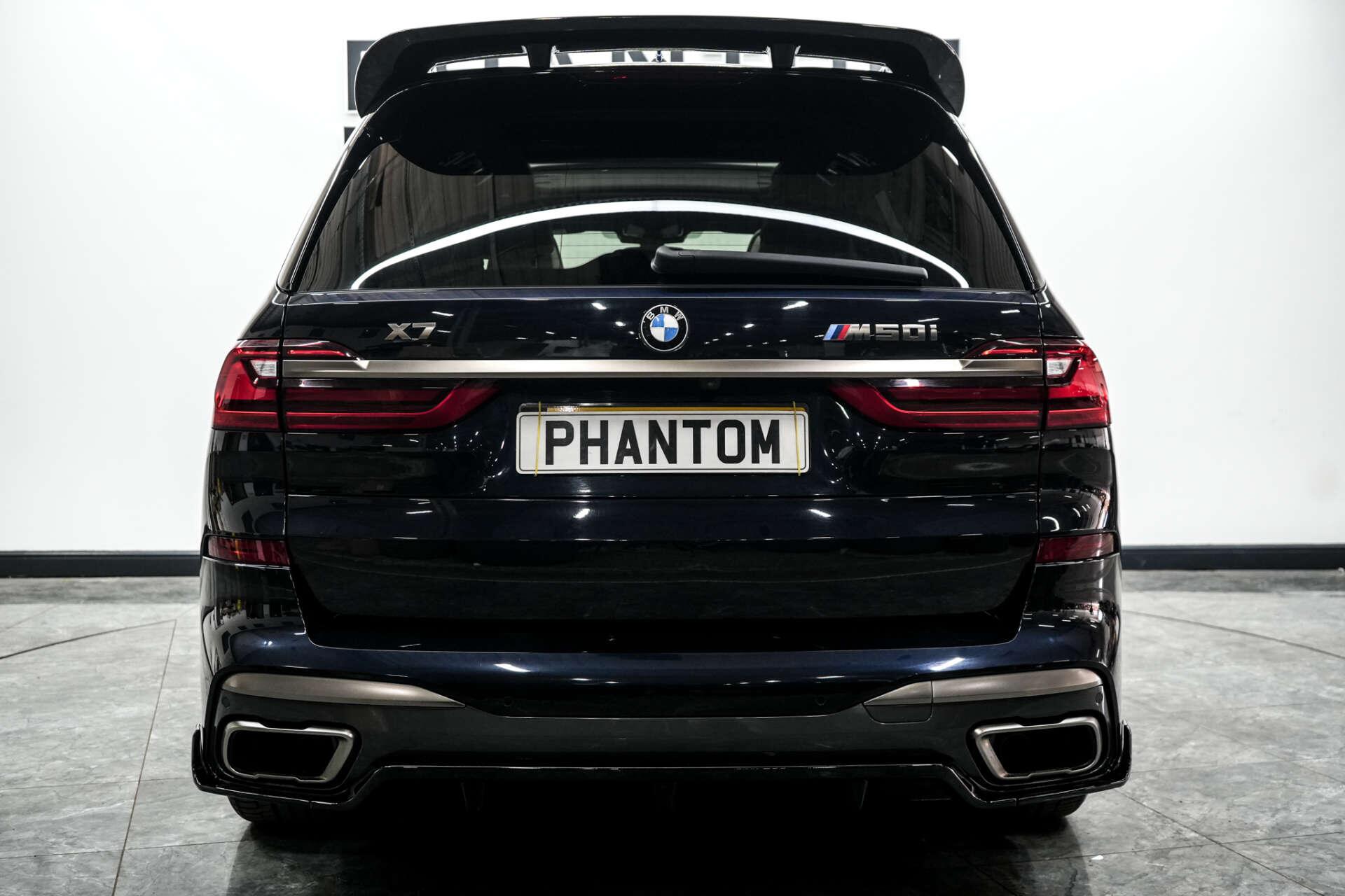 BMW X7 view 4