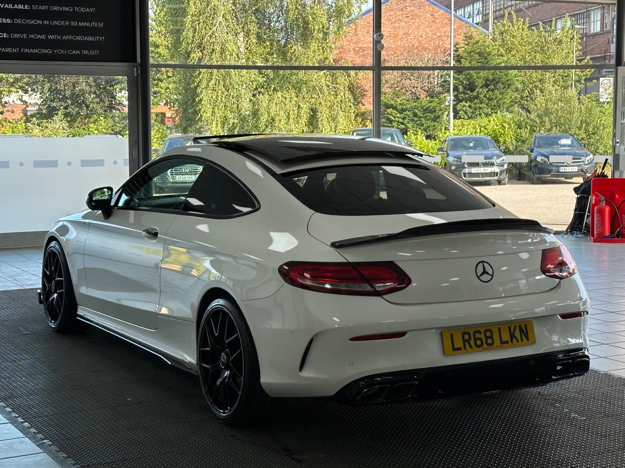 Mercedes-Benz C Class view 11